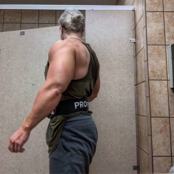 This Lady Is Kinda Jacked…