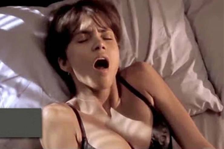 Hottest “Experienced” Women In Movies