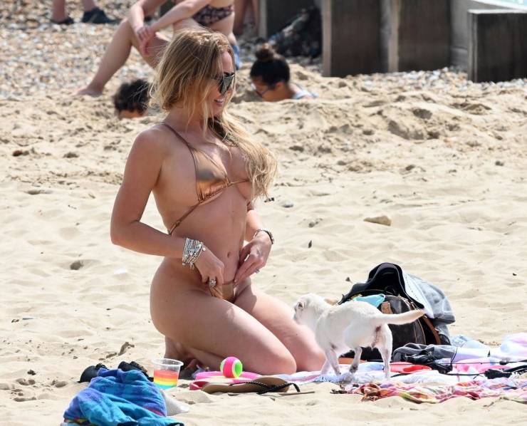 Aisleyne Horgan-Wallace And Her Beach Weekend
