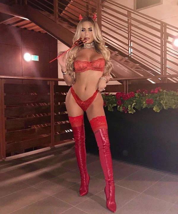 These Are Some Sexy Halloween Costumes!