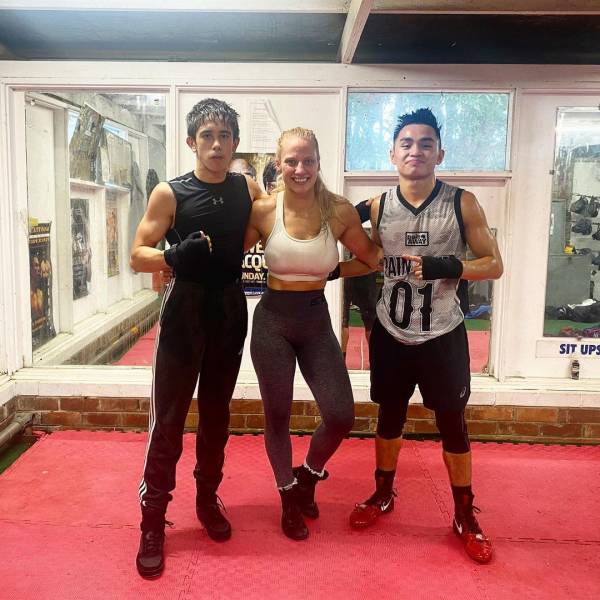 “Blonde Bomber”: Boxer Girl With Big Boobs