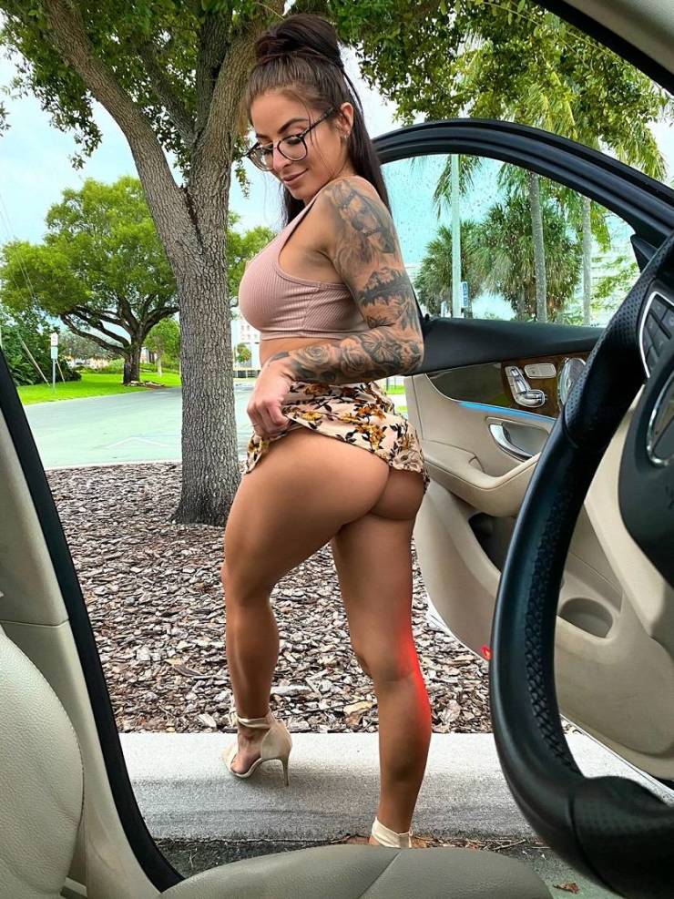 Pretty Girls Wearing Glasses