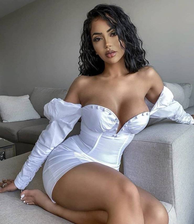 These Might Be The Sexiest Hip:Waist Ratios Out There!