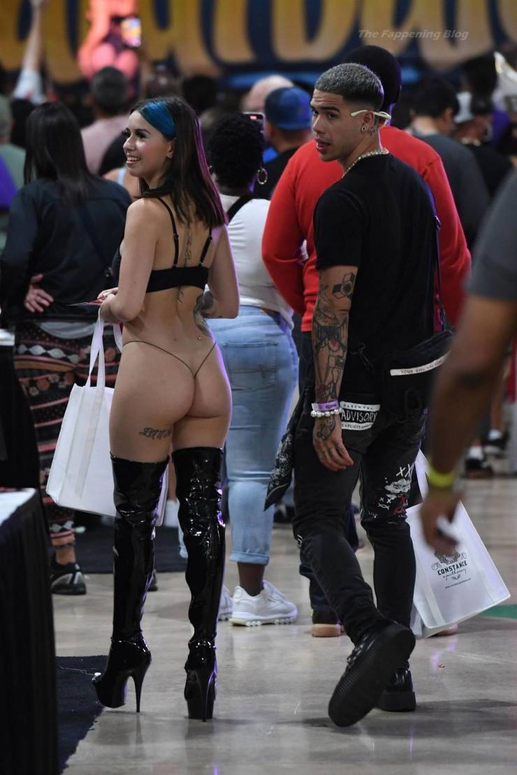 Adult Movie Stars At “Exxxotica Expo” In Miami