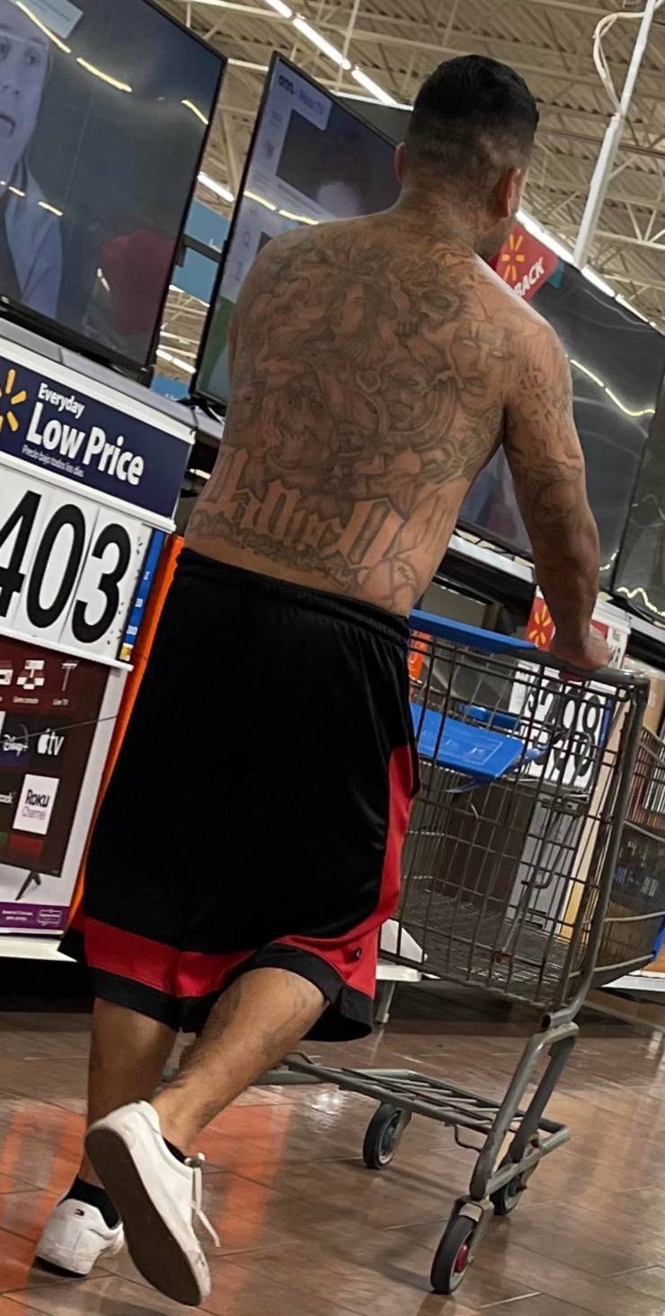 “Walmart” And Its Crazy Customers