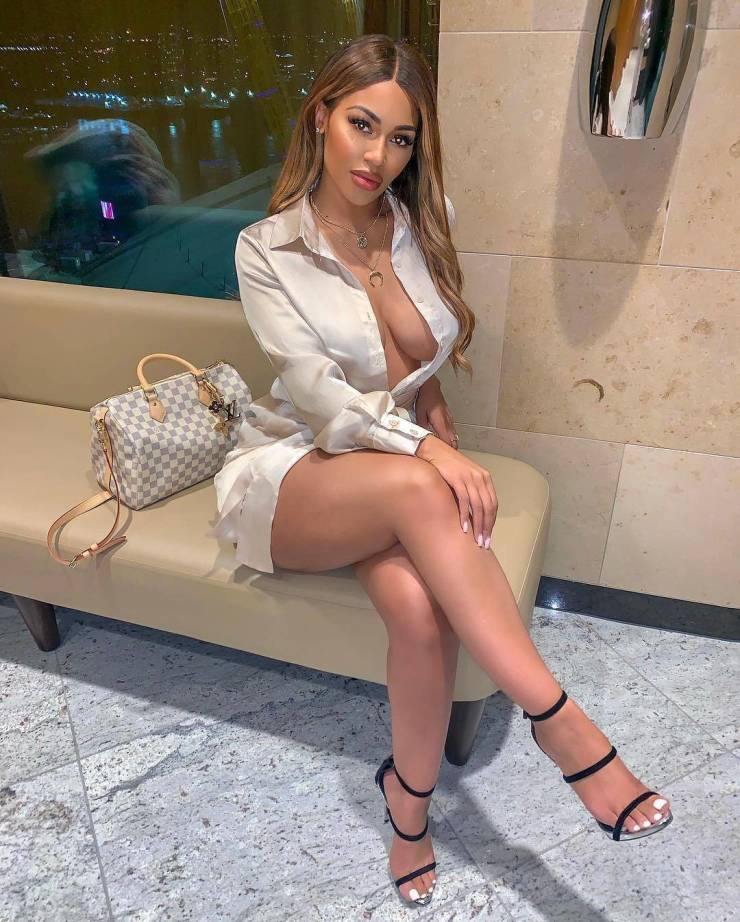 Side Boobs Ahead!