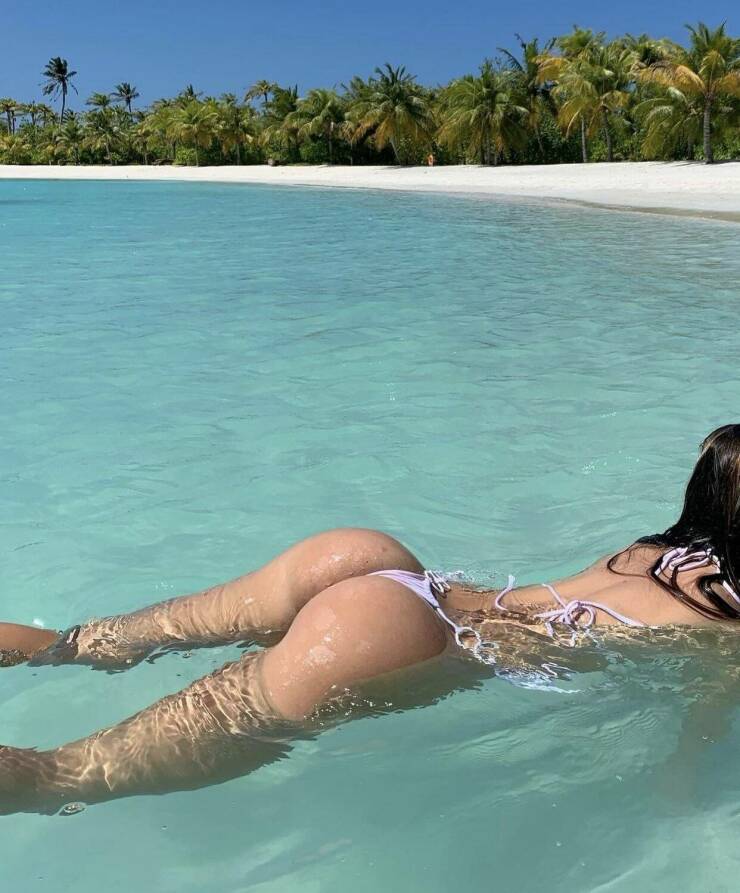 Check Out These Bikini Girls!