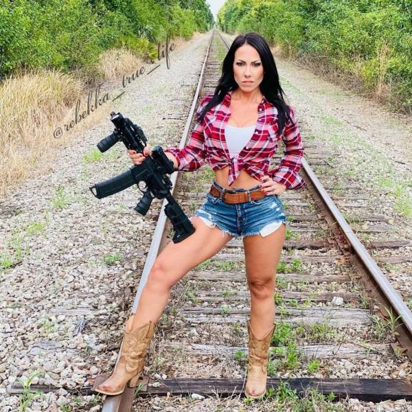 Guns Out!