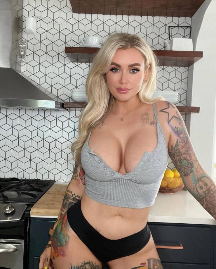 Tattooed Hotness!