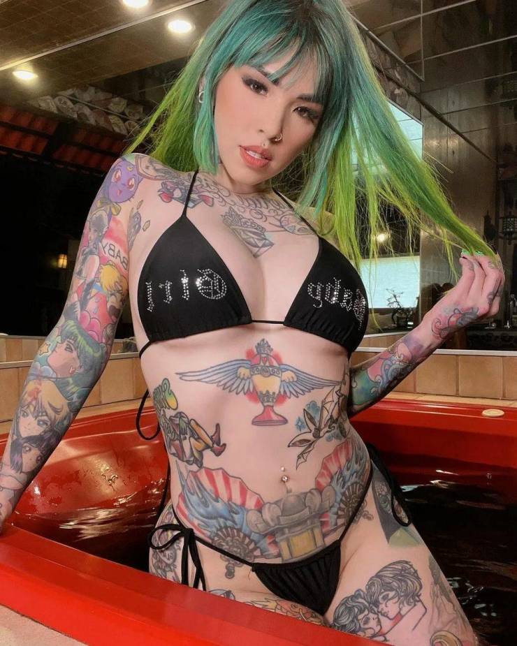 Tattooed Hotness!