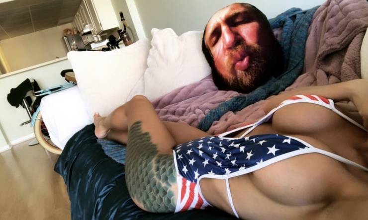 These Are Some Stunning Side Boobs!