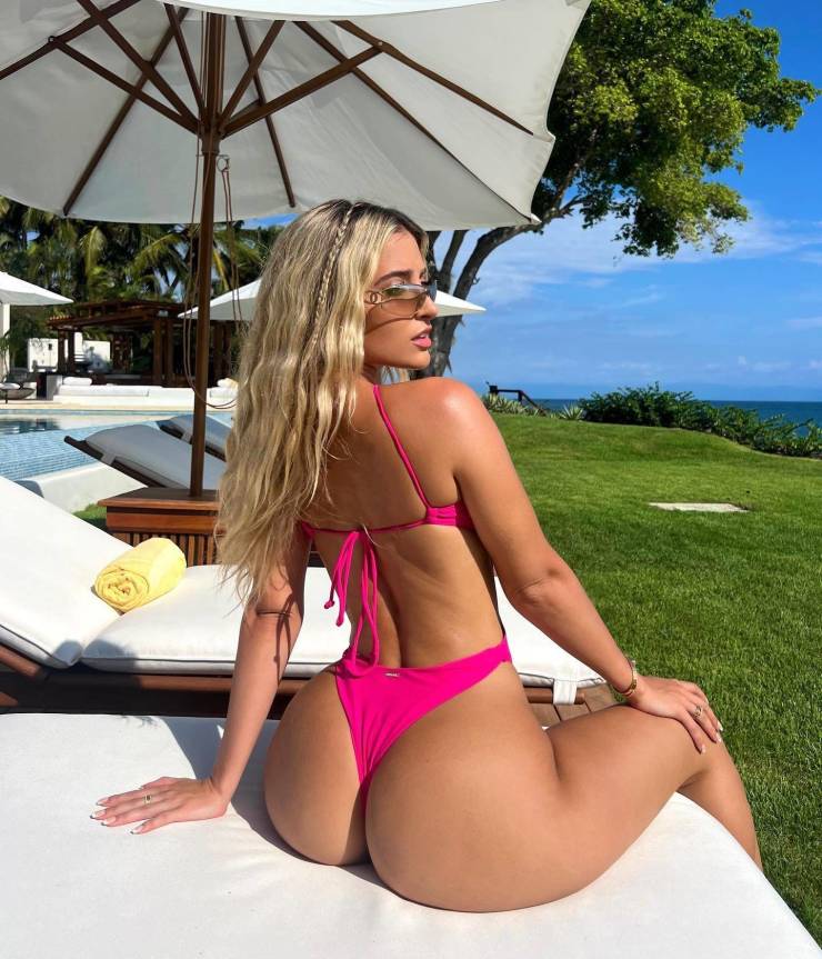 A Booty-full Collection Of Girls