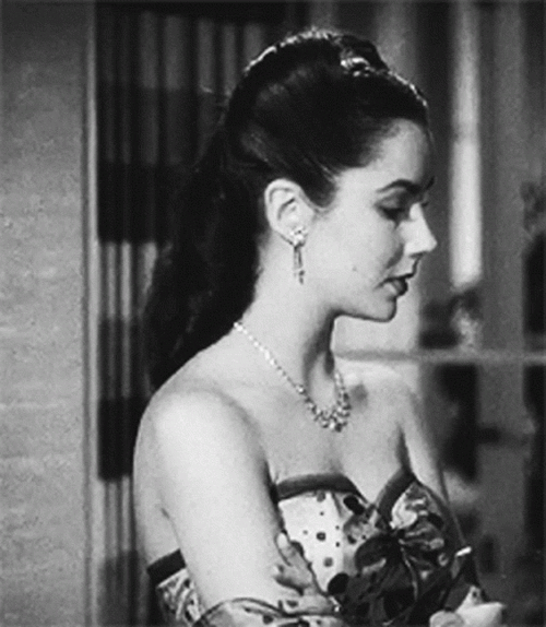 The Unmatched Beauty Of Elizabeth Taylor