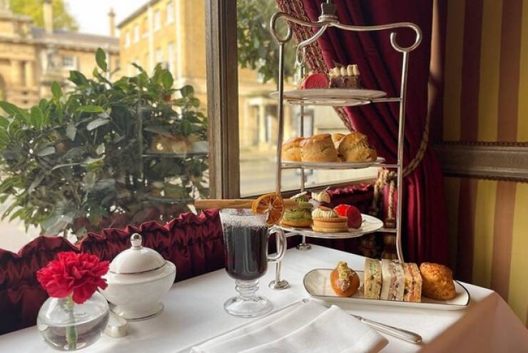 Discover The Magic Of London The WonderDays Coach Tour With The Rubens Afternoon Tea Experience
