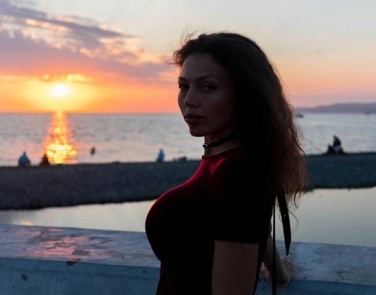 What Makes Mediterranean Women Captivating in the World of Adult Content?