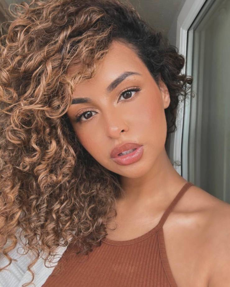 Izigirls Are Waiting For You!