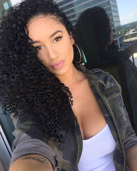 Girls With Beautiful Tits Are A Mouthwatering Sight