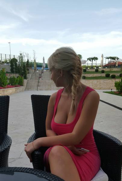 Girls With Beautiful Tits Are A Mouthwatering Sight