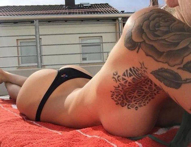 Boys Go Wild for Sideboobs