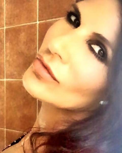 Guess The Age Of This Stunning Actress
