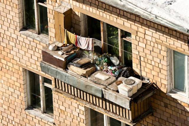 If You Visit Russia, Check The Balconies First