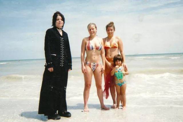 Weirdest Family Photos Discovered