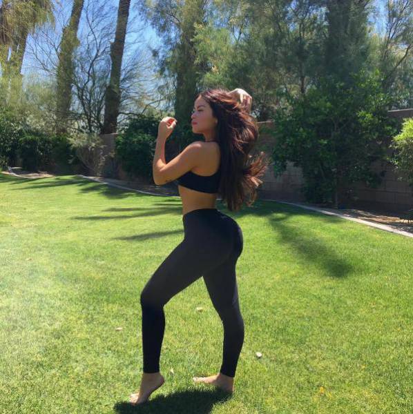 Yoga Pants Are Here! Let Them Come!