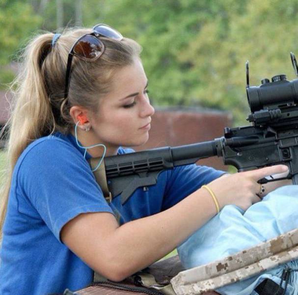 Hot Girls With Big Guns