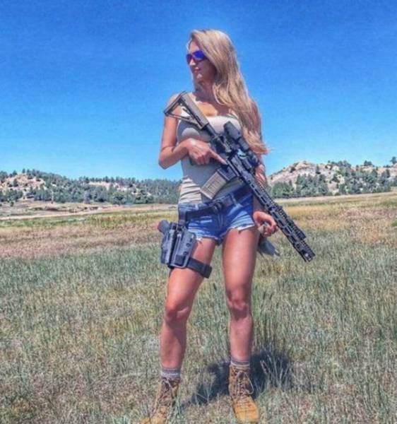 Hot Girls With Big Guns