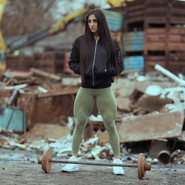 Girls That Never Skip Leg Day