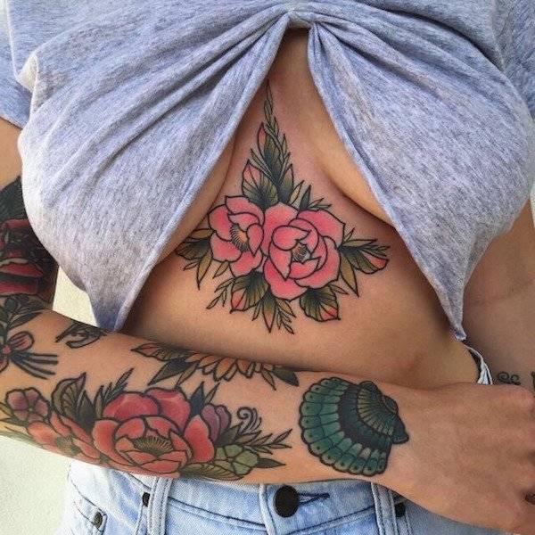 Braless Girls Let Their Boobs Hang Free