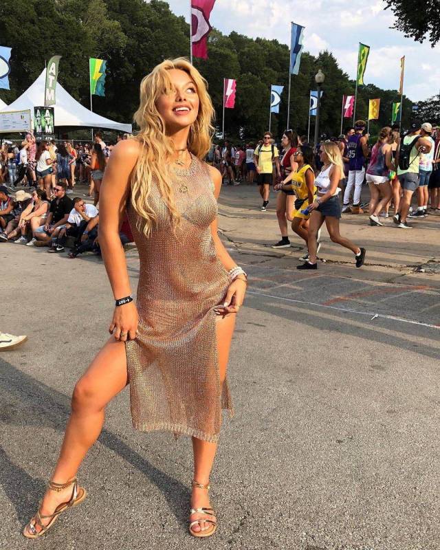 The Tighter The Dress, The Hotter The Honey
