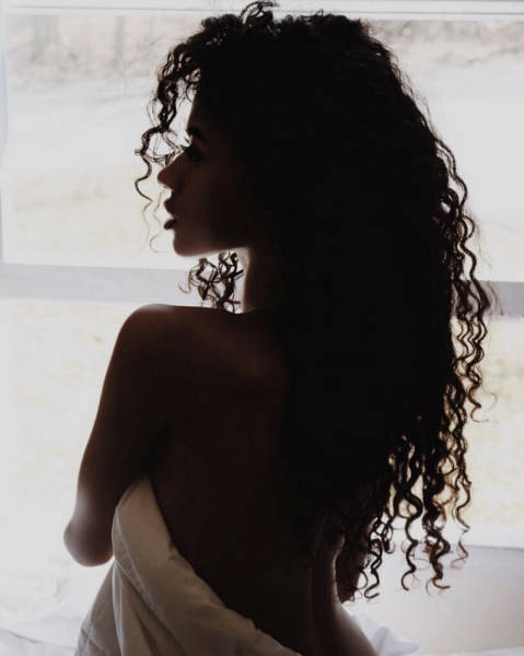 British Student Tries To Sell Her Virginity For $1.9 Million