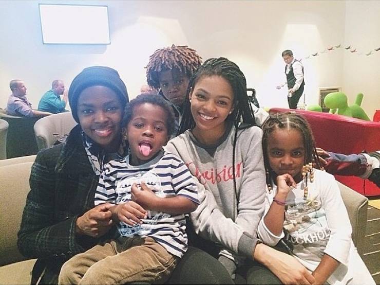 Celebs Who Have Way Too Many Kids