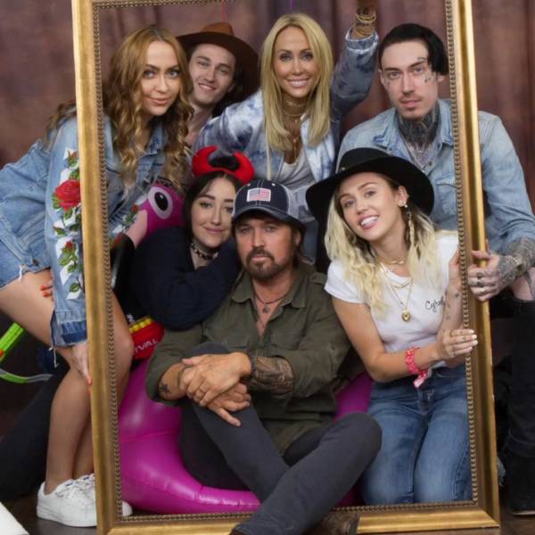 Celebs Who Have Way Too Many Kids