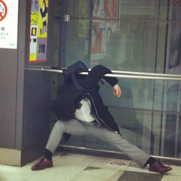 Hilarious Times People Were Caught Sleeping