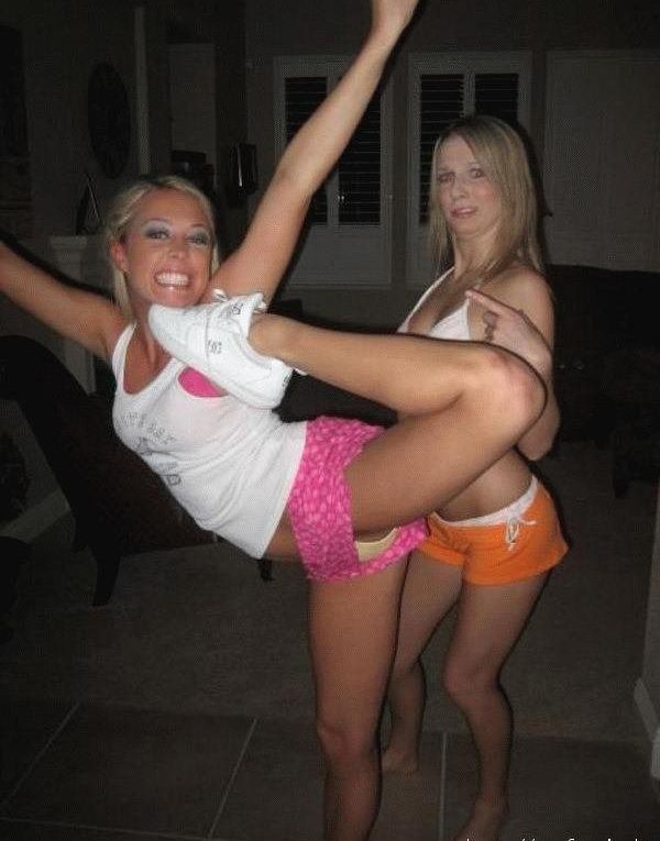 Girls are having fun (50 pics)