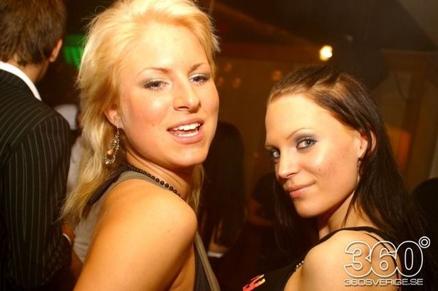 Swedish girls at the night clubs (55 pics)