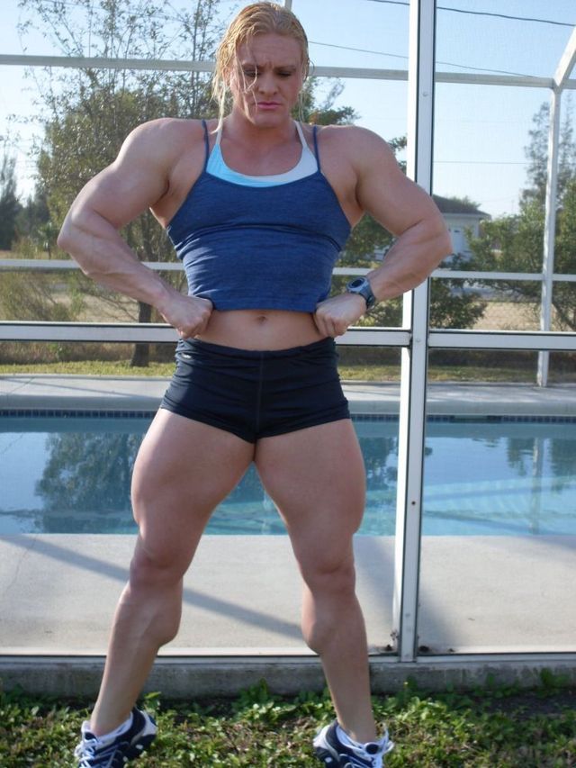 Blonde with green eyes (24 photos)