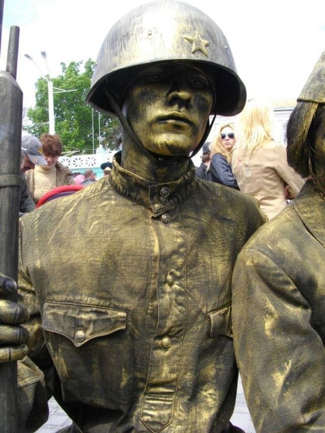 Living Statues Championship (30 pics)