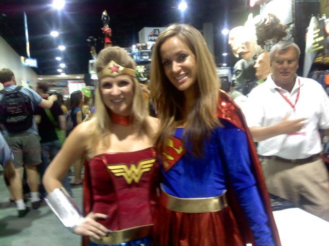 The girls at Comic-Con 2009 (42 pics)