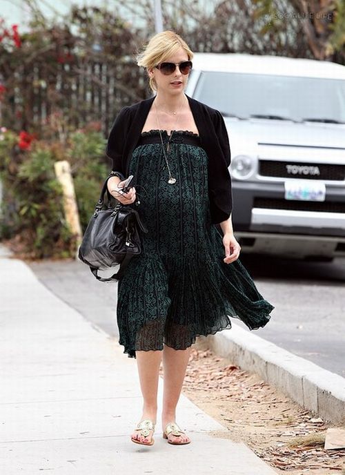 Sarah Michelle Gellar is very pregnant ;) (13 pics)