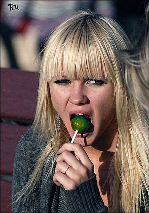 Girls are a sweet tooth (23 pics)