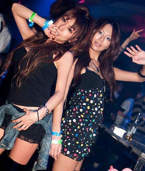 How Japanese Youth Partying (30 pics)