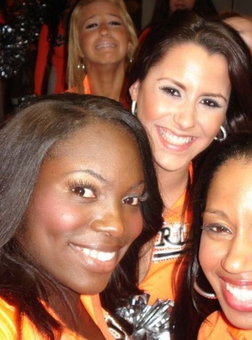 Compilation of Hot Cheerleaders (32 pics)