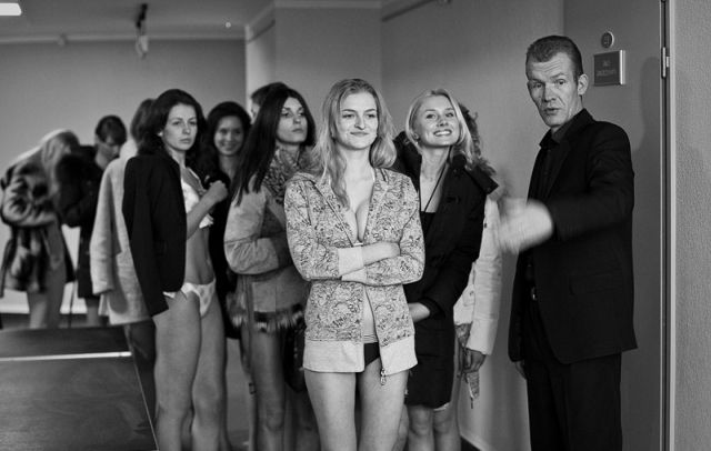 Casting Call (38 pics)