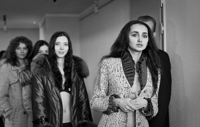 Casting Call (38 pics)