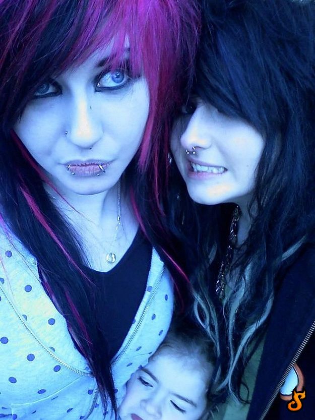 Do Emo Girls Appeal You? (75 pics)