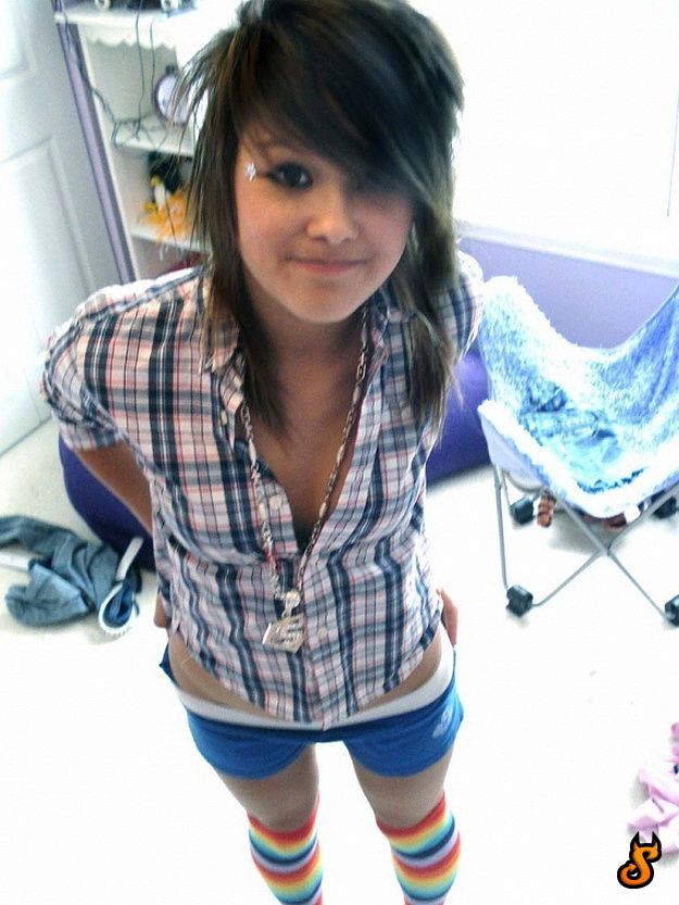 Do Emo Girls Appeal You? (75 pics)
