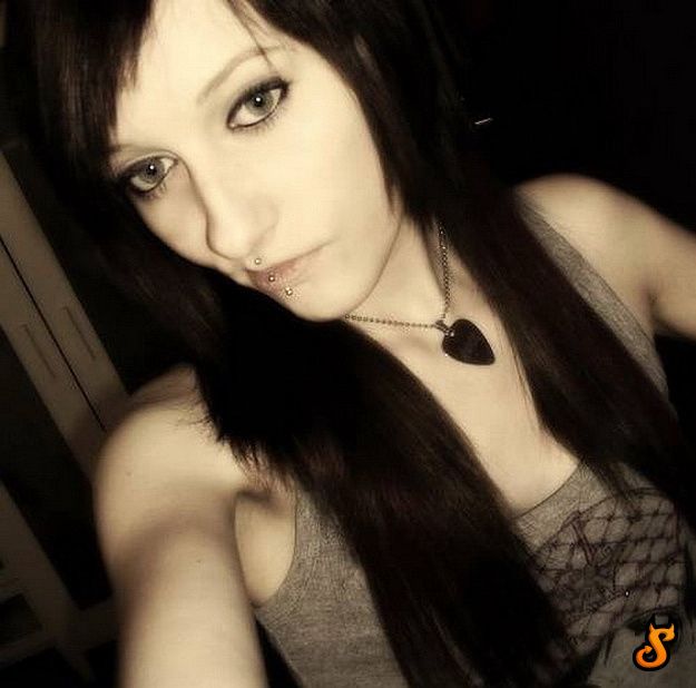 Do Emo Girls Appeal You? (75 pics)